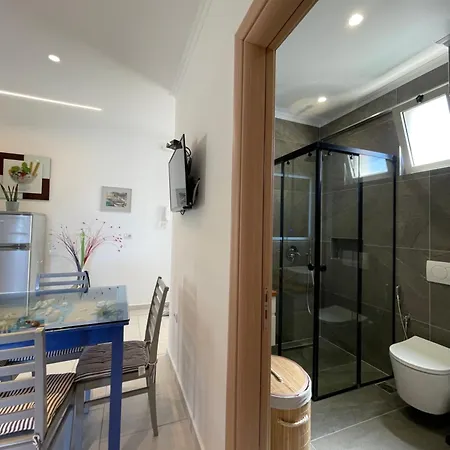 Apartament George Himara