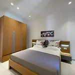George Apartman *